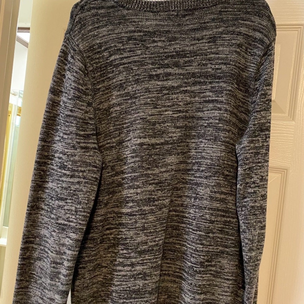 Express sweater - Picture 3 of 3